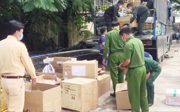 An Giang: Bắt 3 xe tải vận chuyển số lượng lớn hàng hóa không rõ nguồn gốc