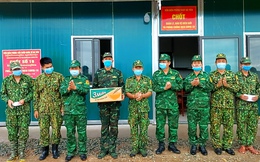 Kiên Giang: Chỉ huy trưởng BĐBP tỉnh thăm, tặng quà cán bộ, chiến sĩ tuyến biên giới Hà Tiên - Giang Thành