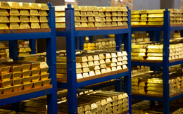 Giá vàng hôm nay 1/11: Các nhà đầu tư đang chờ đợi quyết định tăng lãi suất của Fed