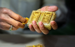 Giá vàng hôm nay 8/2: Lao dốc sau thông báo của FED