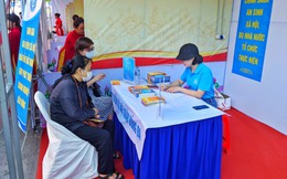Tuyên truyền chính sách BHXH, BHYT tại Phiên giao dịch việc làm quận Đống Đa