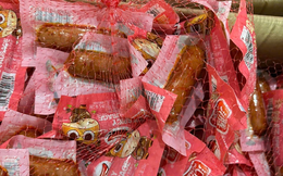 Lượng lớn xúc xích "bí ẩn" bị phát hiện: Chủ cơ sở ở Cà Mau thừa nhận một sự thật bất ngờ