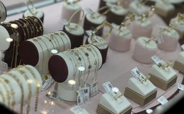 Giá vàng hôm nay 27/10: Duy trì ở mức cao