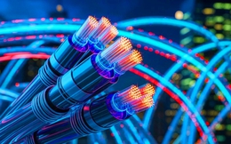 Phát minh "phá vỡ rào cản 4 thập kỷ" của Anh vừa làm rung chuyển ngành công nghệ cáp quang thế giới