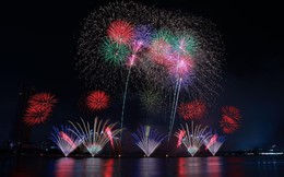 Đêm DIFF 2025 thứ hai: Tuyên ngôn pháo hoa của Z121 Vina Pyrotech Việt Nam