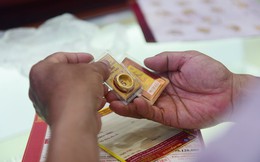 Giá vàng hôm nay 10/7: Giá vàng nhẫn giảm 700.000 đồng/lượng