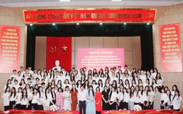 Sinh viên Học viện Báo chí và Tuyên truyền tham gia thực tế chính trị tại tỉnh Ninh Bình