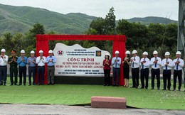 Gắn biển công trình băng tải vận chuyển than Núi Béo - Hà Tu - Trung tâm chế biến - Làng Khánh