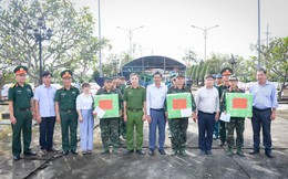 Thăm, động viên lực lượng làm nhiệm vụ lấy mẫu sinh phẩm hài cốt liệt sĩ tại Nghĩa trang Liệt sĩ Vĩnh Thuận