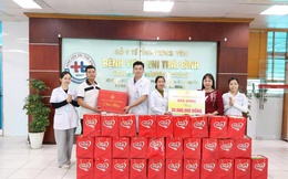 Công ty Cổ phần Quốc tế Bảo Hưng trao quà Tết cho bệnh nhi