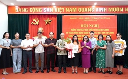 Phường Cửa Nam trao quà cho người khuyết tật, hưởng ứng Ngày Sức khỏe toàn dân năm 2026