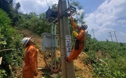 Đà Nẵng: Theo chân người thợ điện đưa ánh sáng về Ngọc Nâm, Kiếp Xoan