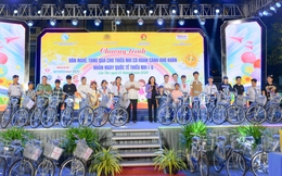 Trao 41 chiếc xe đạp và 300 phần quà cho trẻ em có hoàn cảnh khó khăn trên địa bàn TP Cần Thơ Ngày Quốc tế Thiếu nhi 1/6