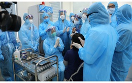 Bộ Y tế bắt đầu tiêm mũi vaccine đầu tiên ngừa COVID-19