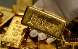 Giá vàng hôm nay 13/4: Trái ngược với dự báo, vàng mất mốc 1.750 USD/ounce