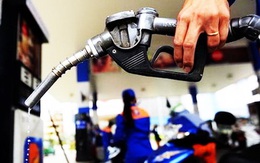 Giá dầu tiếp đà sụt giảm mạnh