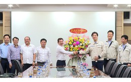 Lãnh đạo tỉnh Quảng Ngãi chúc mừng doanh nghiệp tại KKT Dung Quất và các KCN Quảng Ngãi