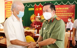 Bài thơ viết tặng cán bộ chiến sỹ Công an tỉnh An Giang
