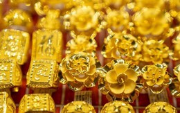Giá vàng hôm nay 25/8: Tiếp đà tăng do đồng USD suy giảm