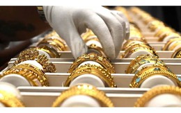 Giá vàng hôm nay 26/8: Vàng SJC quay đầu giảm giá