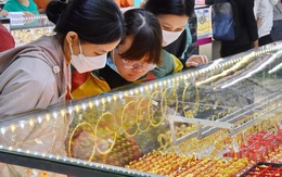 Giá vàng hôm nay 15/3: Hạ nhiệt