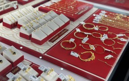 Giá vàng hôm nay 14/10: Tiếp tục tăng lên các mức kỷ lục mới