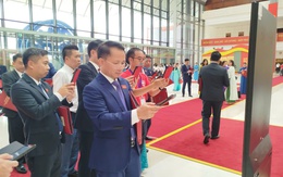 Sử dụng ứng dụng chuyển đổi số tại Đại hội XVIII Đảng bộ TP Hà Nội