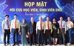 DNC gắn kết các thế hệ sinh viên