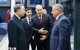 Thăm DN hơn 60 tuổi của Bulgaria, Tổng Bí thư muốn Việt Nam hợp tác sản xuất thiết bị bay không người lái