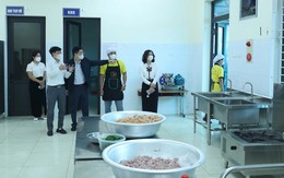 Hà Nội: Tăng cường kiểm soát bữa ăn bán trú tại trường học