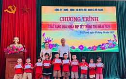 VPĐD Tạp chí DN&TT tại Thái Nguyên: Trao quà Tết Trung thu cho các cháu tại xã Vô Tranh