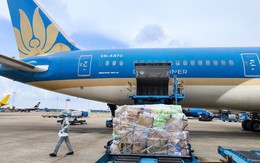 Vietnam Airlines tiếp nhận và vận chuyển miễn phí hàng hóa hỗ trợ vùng lũ