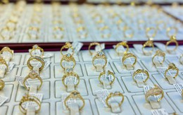 Giá vàng hôm nay 1/11: Hồi phục mạnh mẽ