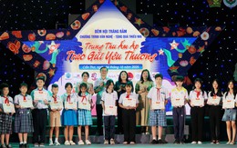 Đêm hội trăng rằm năm 2025 mang Trung Thu ấm áp đến với 200 em thiếu nhi có hoàn cảnh khó khăn TP Cần Thơ