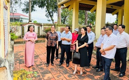 Giám đốc Sở Văn hóa, Thể thao và Du lịch TP Cần Thơ khảo sát điểm du lịch Bảy Bon, Đình thần Thới An