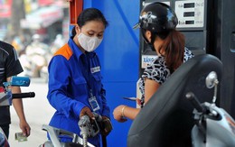 Giá xăng trong nước ngày mai có thể điều chỉnh giảm mạnh