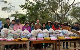 CLB Thiện nguyện trẻ Thái Bình: Trao yêu thương đến bà con vùng lũ Phú Yên