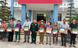 Trung tâm TGPLNN số 1 TP.HCM: Tặng quà và hỗ trợ kinh phí sửa chữa Nhà Đồng đội tại Tây Ninh