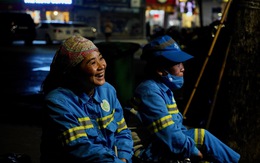 Nụ cười "toả nắng" giữa đêm Hà Nội