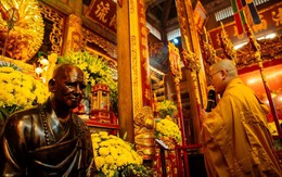 Linh thiêng Lễ Vía Đức Phật A Di Đà trên"Nóc nhà Đông Dương"