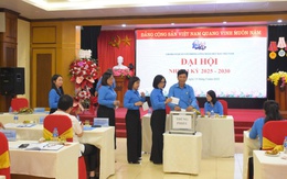 Công đoàn Dệt May Việt Nam: Vững bước dưới cờ Đảng - Xây dựng chi bộ vững mạnh