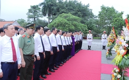 Đoàn đại biểu tỉnh Thanh Hóa dâng hương tưởng niệm Chủ tịch Hồ Chí Minh
