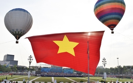 Nghệ An: Tổ chức Lễ chào cờ và bay Đại kỳ Tổ quốc
kỷ niệm 135 năm Ngày sinh Chủ tịch Hồ Chí Minh