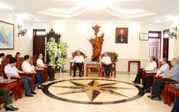 Nghệ An: Lãnh đạo tỉnh chúc mừng Toà Giám mục Giáo phận Vinh nhân dịp Lễ Phục sinh năm 2025