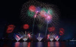 Đêm DIFF 2025 thứ hai: Tuyên ngôn pháo hoa của Z121 Vina Pyrotech Việt Nam