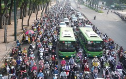 Hà Nội: Xe máy chạy xăng sẽ không được chạy trong Vành đai 1 từ tháng 7/2026