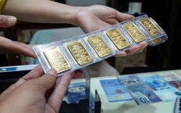 Giá vàng hôm nay 15/7: Neo ở đỉnh 121,5 triệu đồng/lượng