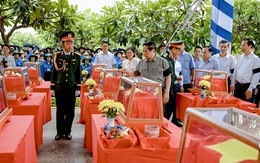 Thủ tướng Chính phủ Phạm Minh Chính dự Lễ truy điệu, an táng hài cốt liệt sĩ tại An Giang