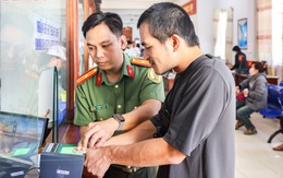 Công an TP Cần Thơ: Cao điểm cấp tài khoản định danh điện tử cho người nước ngoài