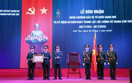 Lực lượng vũ trang Cần Thơ nhận Huân chương Bảo vệ Tổ quốc hạng Nhì